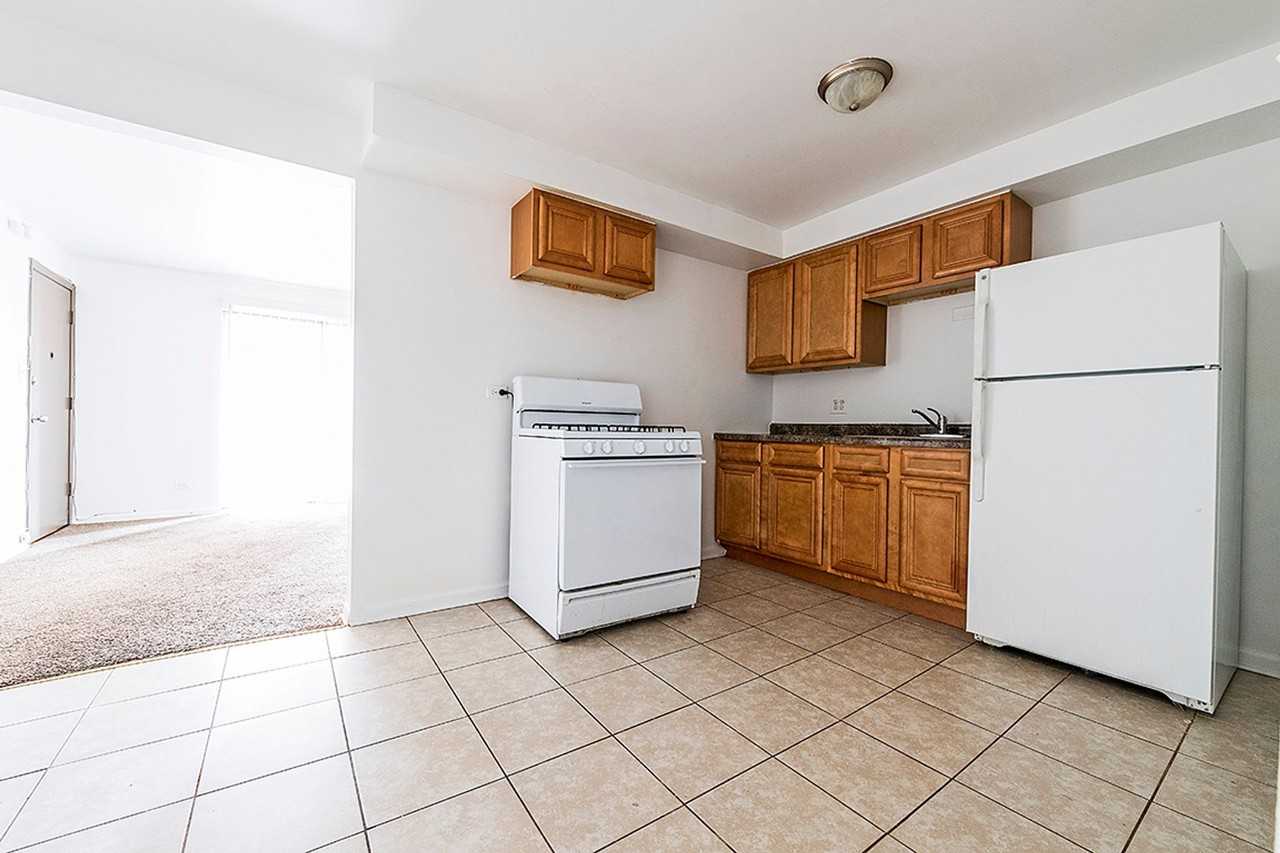 14138 S School St Riverdale, IL 60827 - Photo 2 of 8