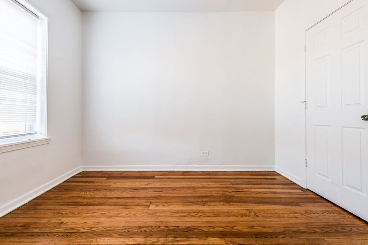 400-402 S Kilbourn Ave Chicago, IL 60624 - Photo 5 of 19