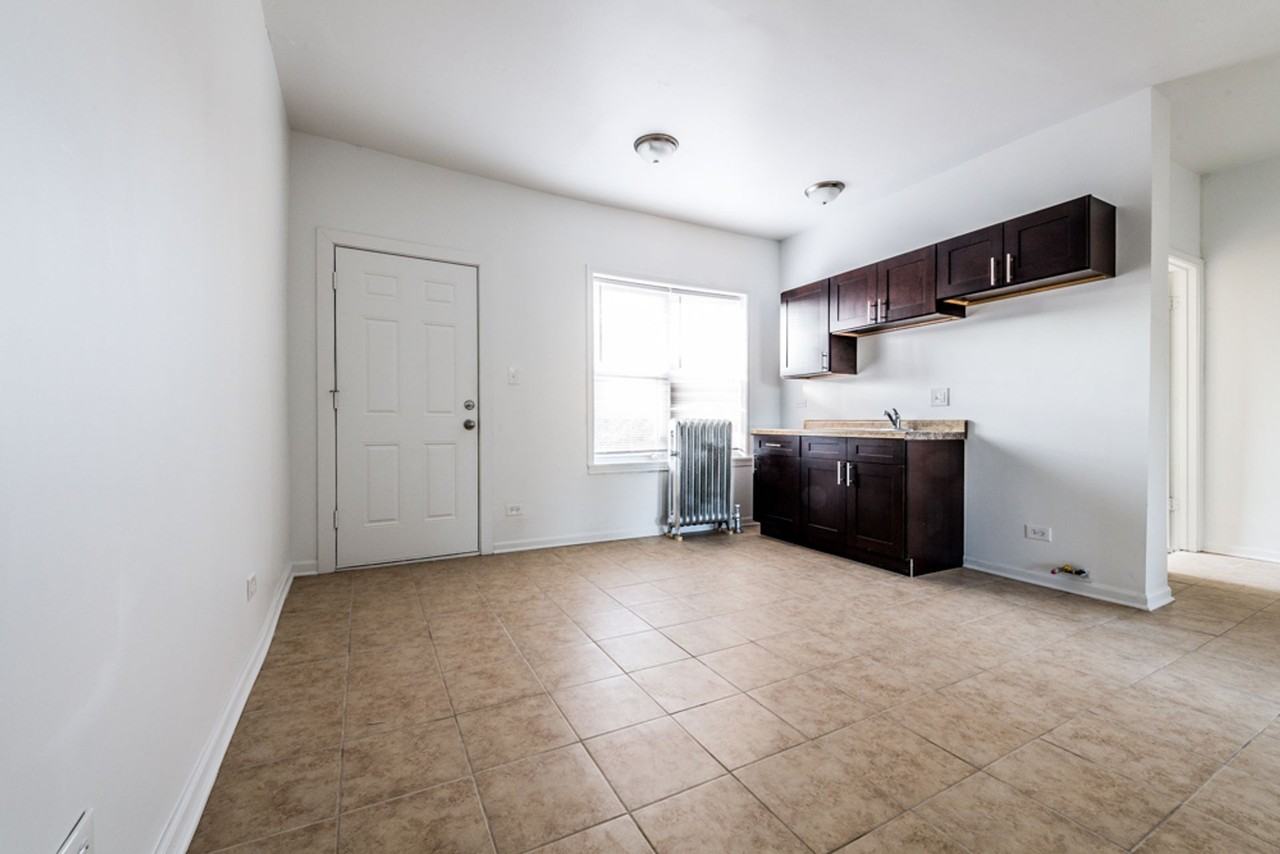 400 S Kilbourn Ave - Photo 5 of 20