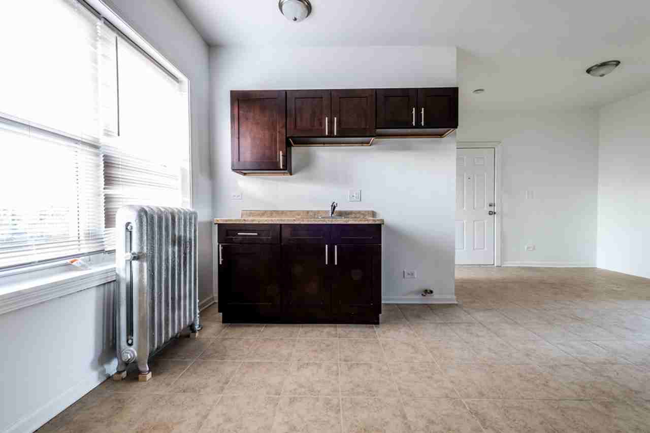400 S Kilbourn Ave - Photo 6 of 20