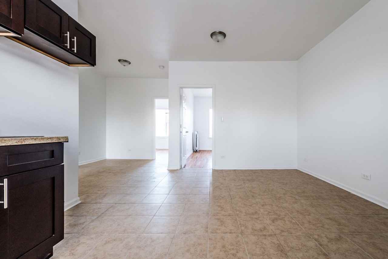 400 S Kilbourn Ave - Photo 7 of 20