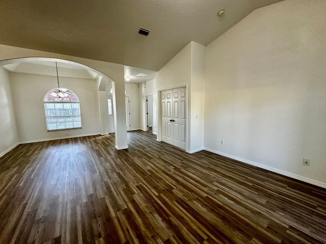 5129 Tallow Wood Ct - Photo 4 of 35