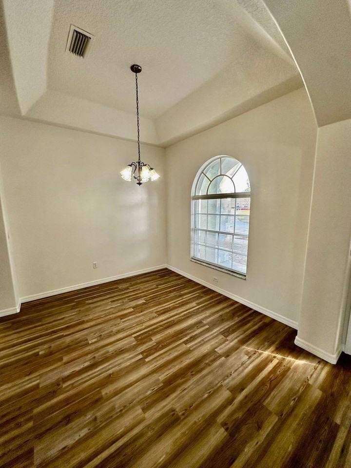 5129 Tallow Wood Ct - Photo 7 of 35