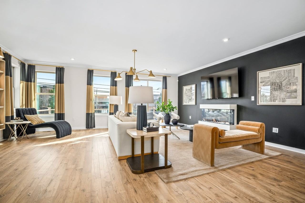 6247 Folly Ln - Photo 7 of 39