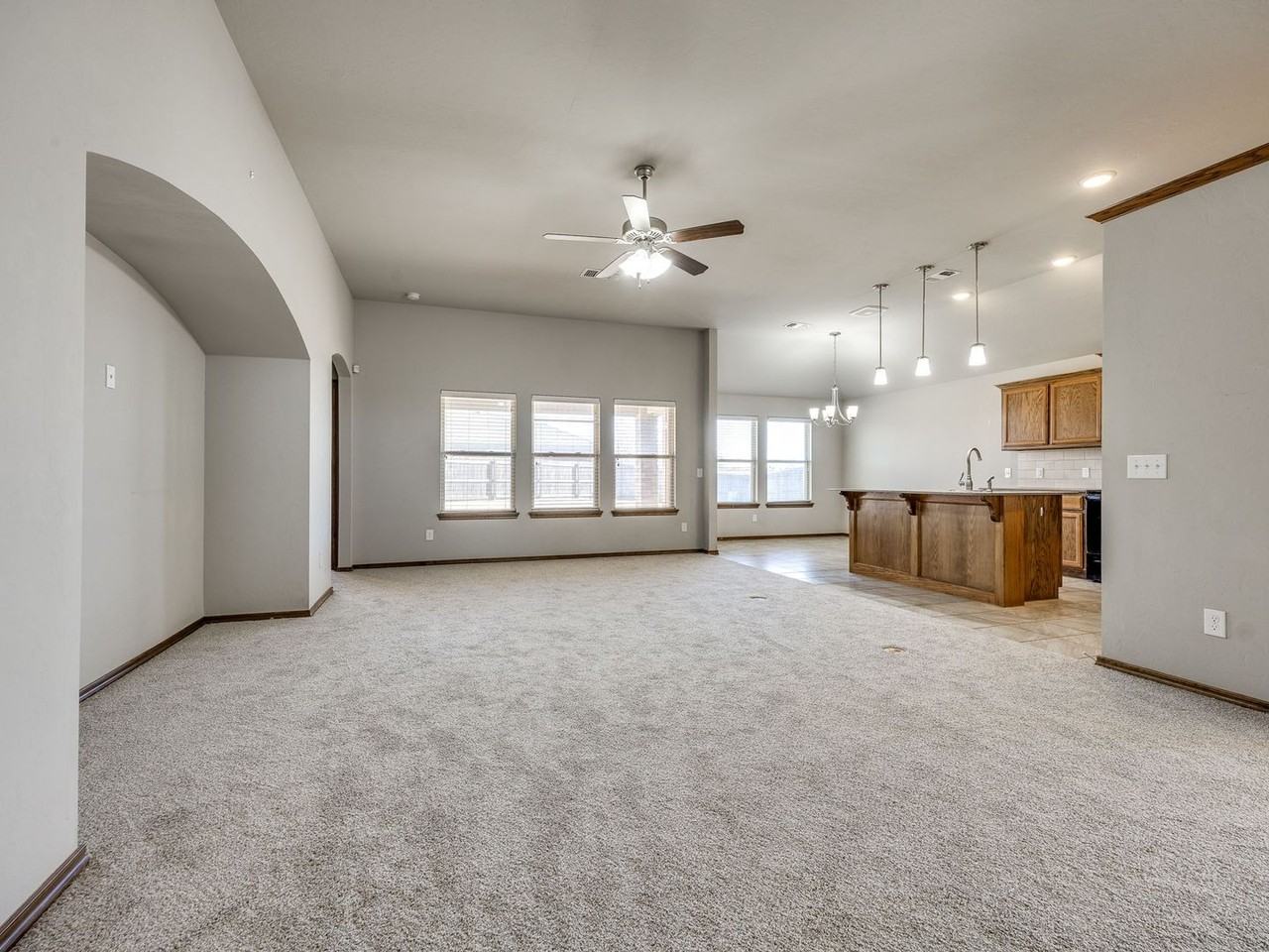 6912 Nw 155th Ter - Photo 3 of 24