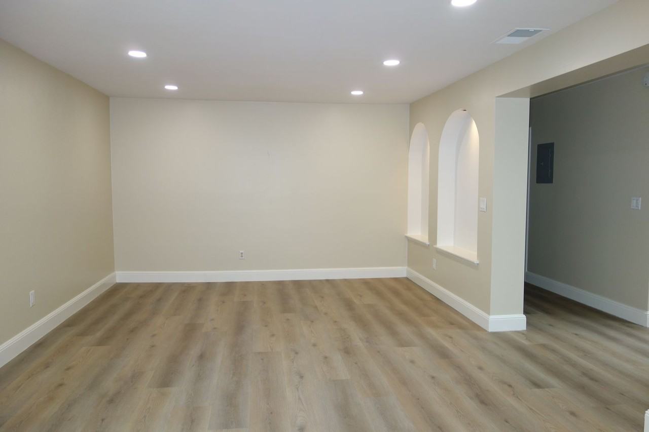 32204 Russell Blvd - Photo 5 of 20