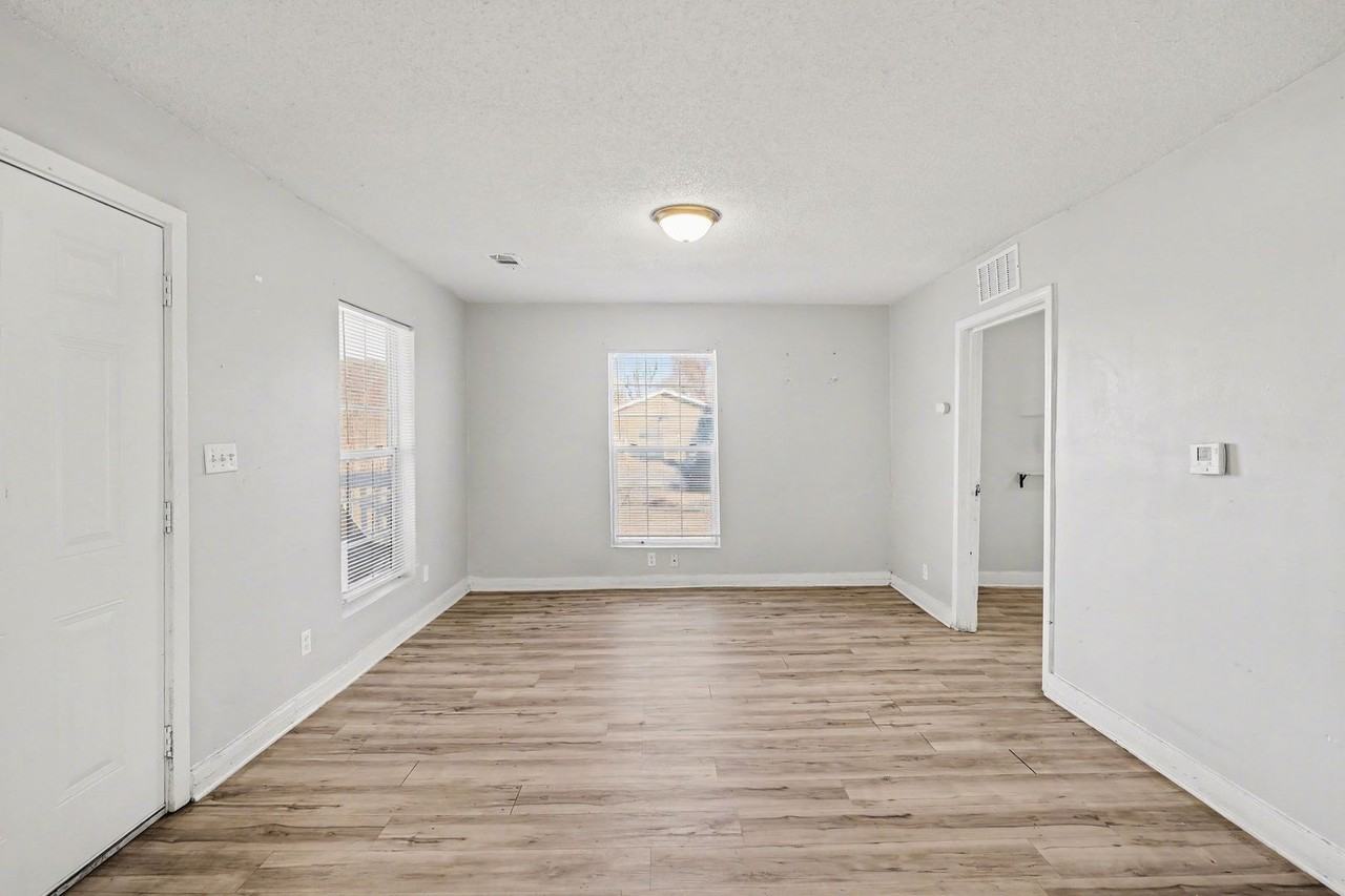 7237 Wabash Ave - Photo 5 of 13