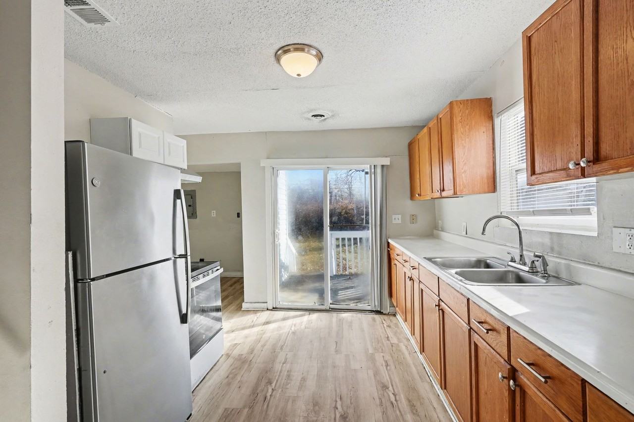 7237 Wabash Ave - Photo 6 of 11