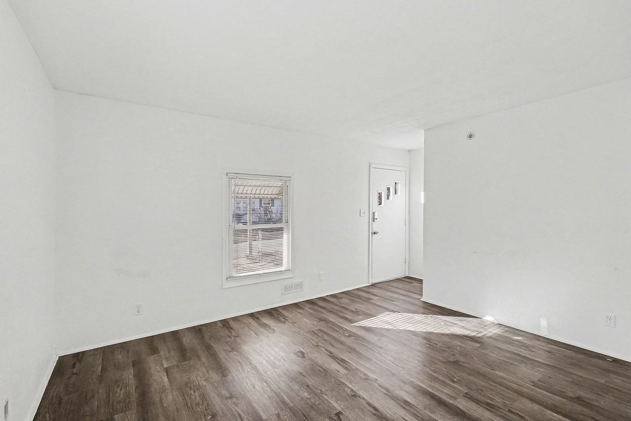 4050 E 70th St - Photo 4 of 13