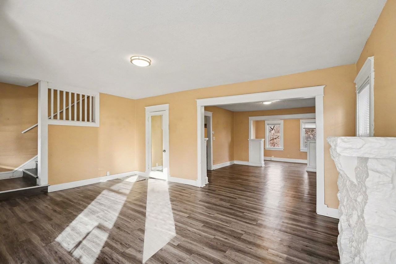 3641 Indiana Ave - Photo 4 of 17