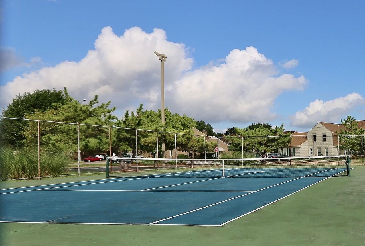 4813 Ashbury Ln - Photo 3 of 50