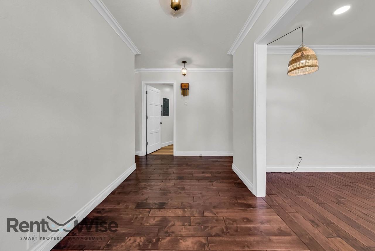 1951 Heath Dr - Photo 5 of 48