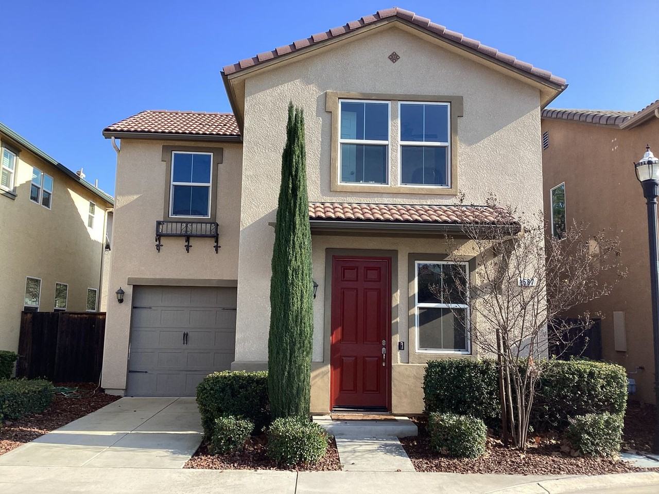 1587 N Strada Way - Photo 3 of 23