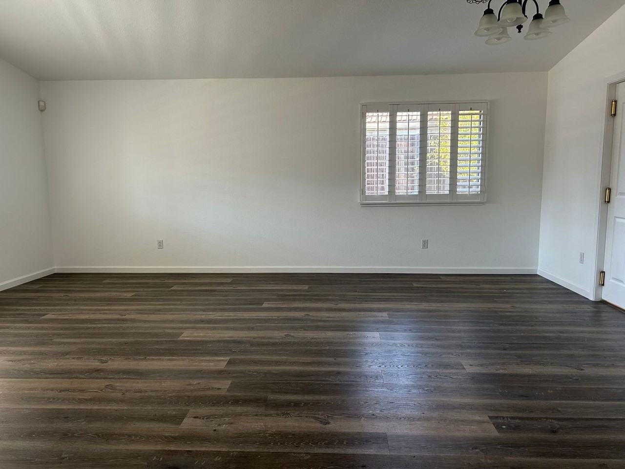 542 Fiesta Ct - Photo 5 of 33