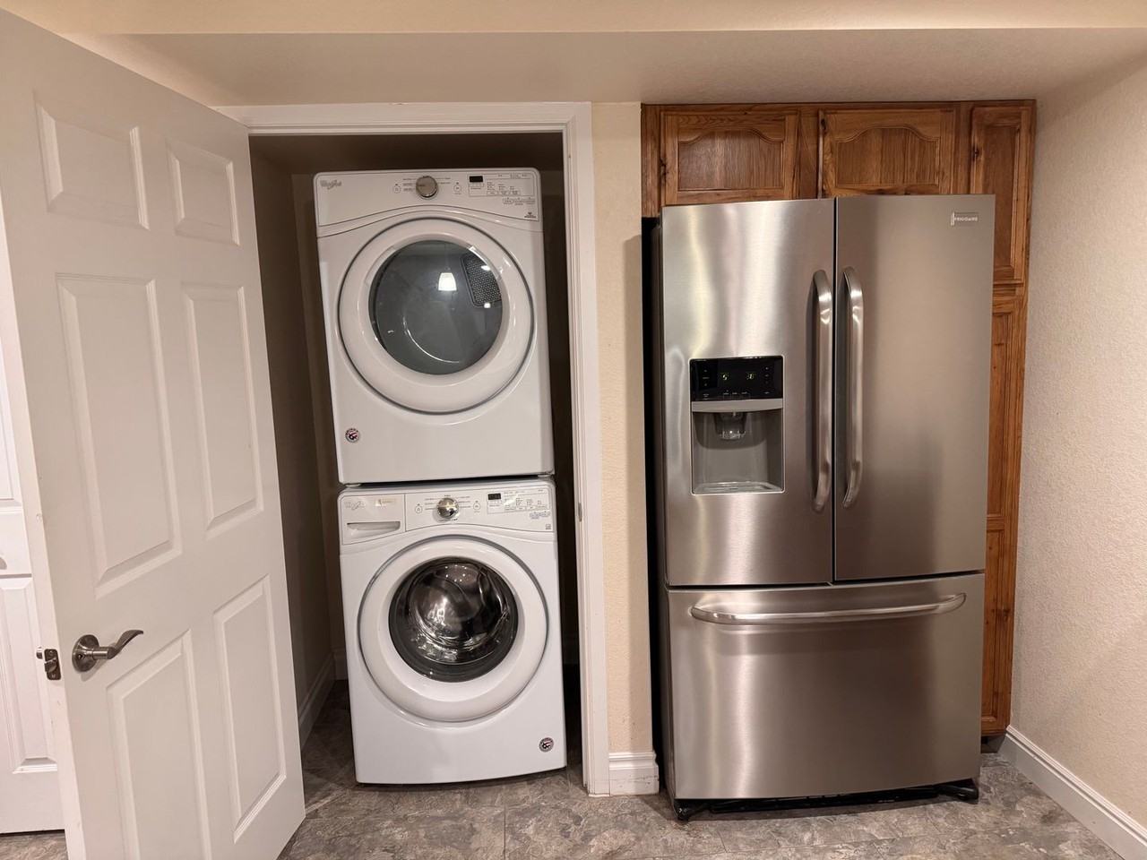 2045 Tundra Cir - Photo 4 of 9