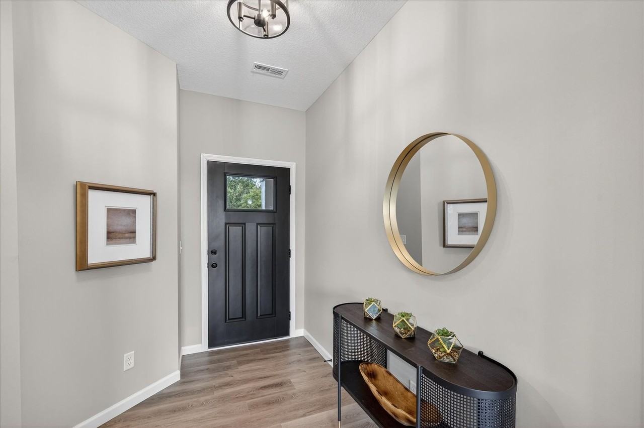 19946 Hunters Rdg - Photo 3 of 18