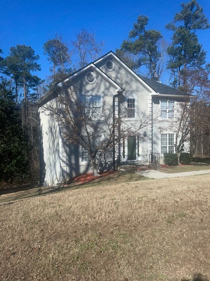 233 Amelia Dr W - Photo 2 of 30