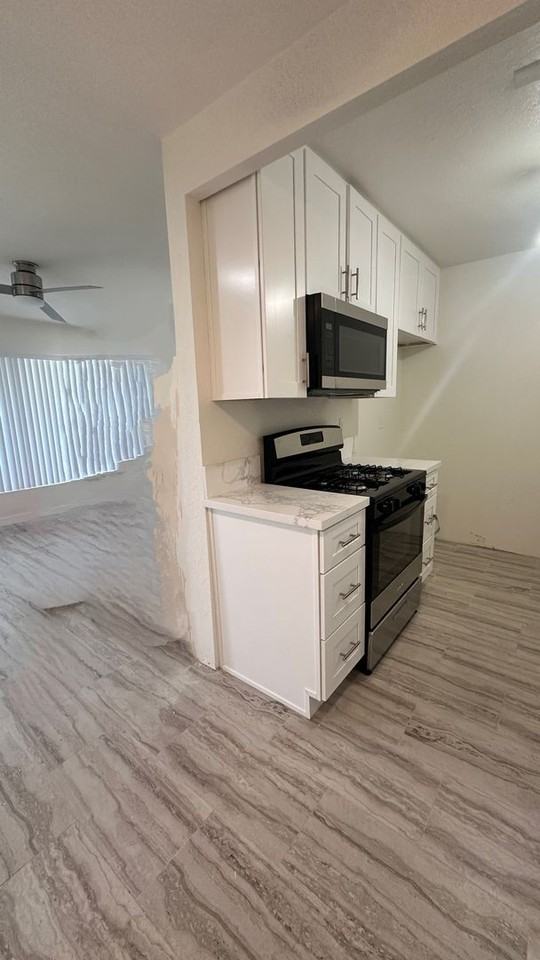 7222 Melrose St #103 - Photo 5 of 20