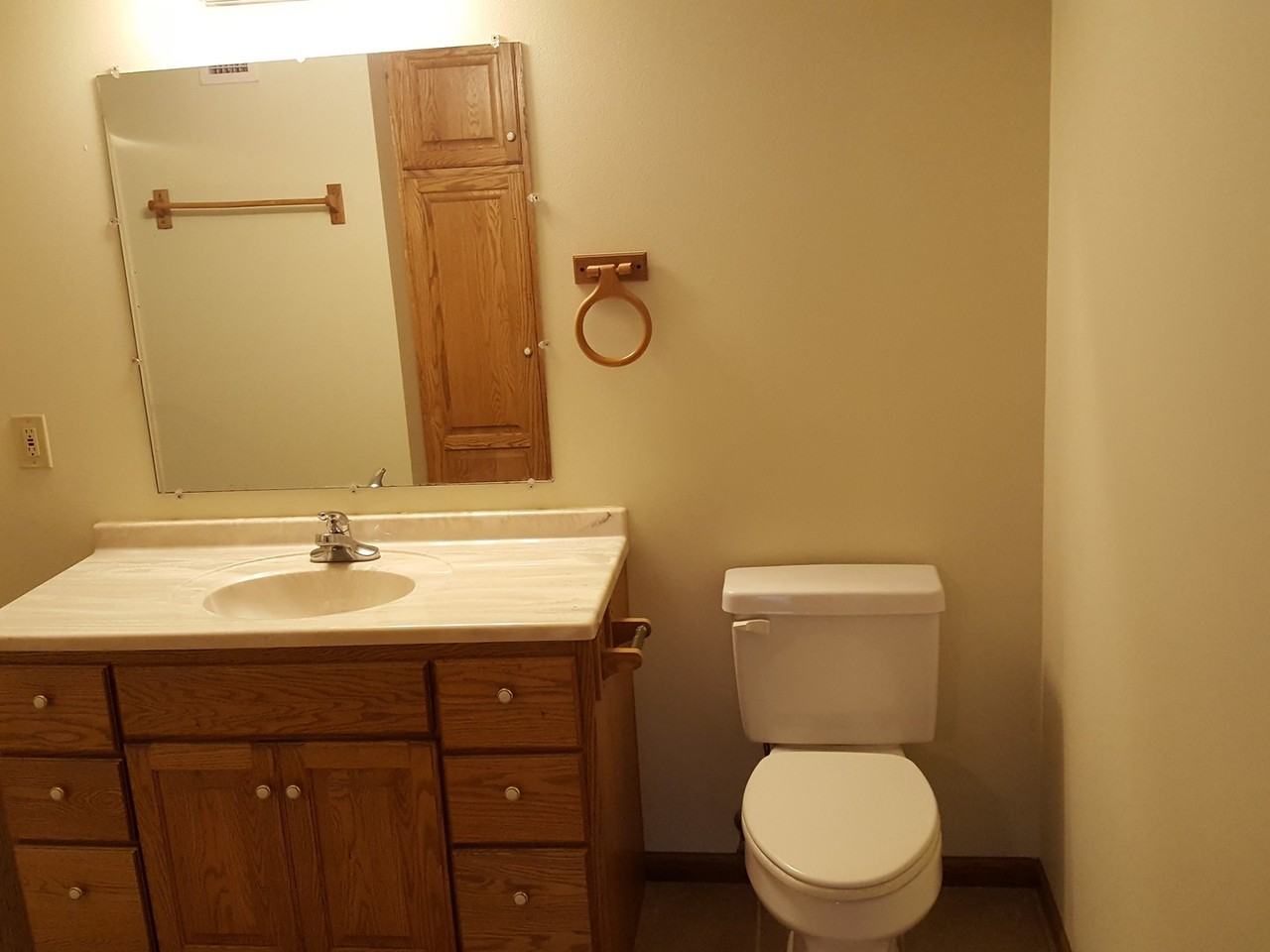 200 E Oakland Ave #J - Photo 5 of 6