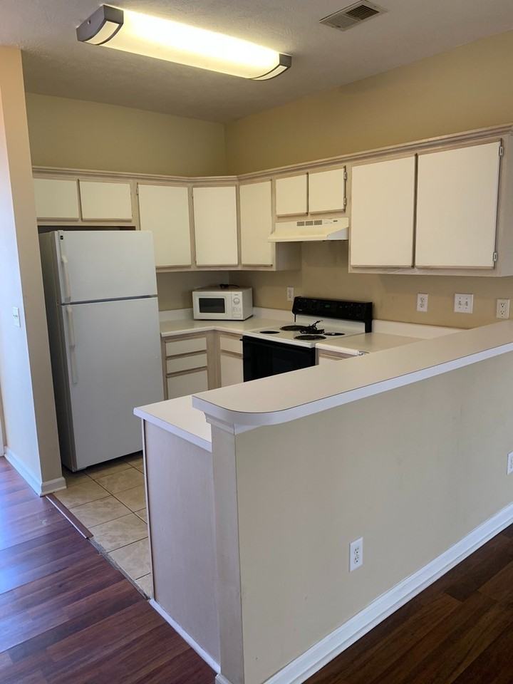 484 River Oaks Dr #62M - Photo 2 of 10