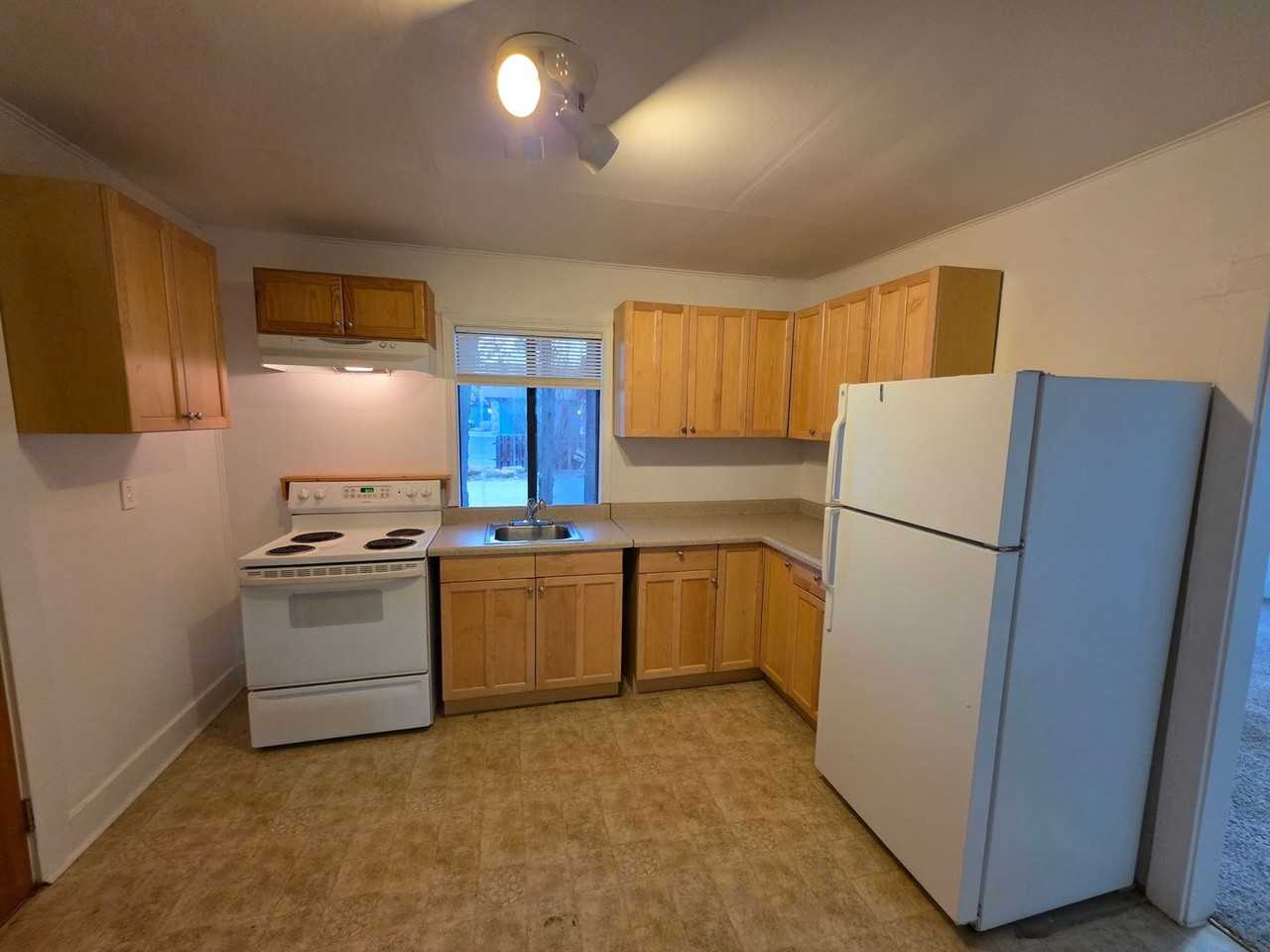 601 601 6th Ave W. - #1 - Photo 2 of 12