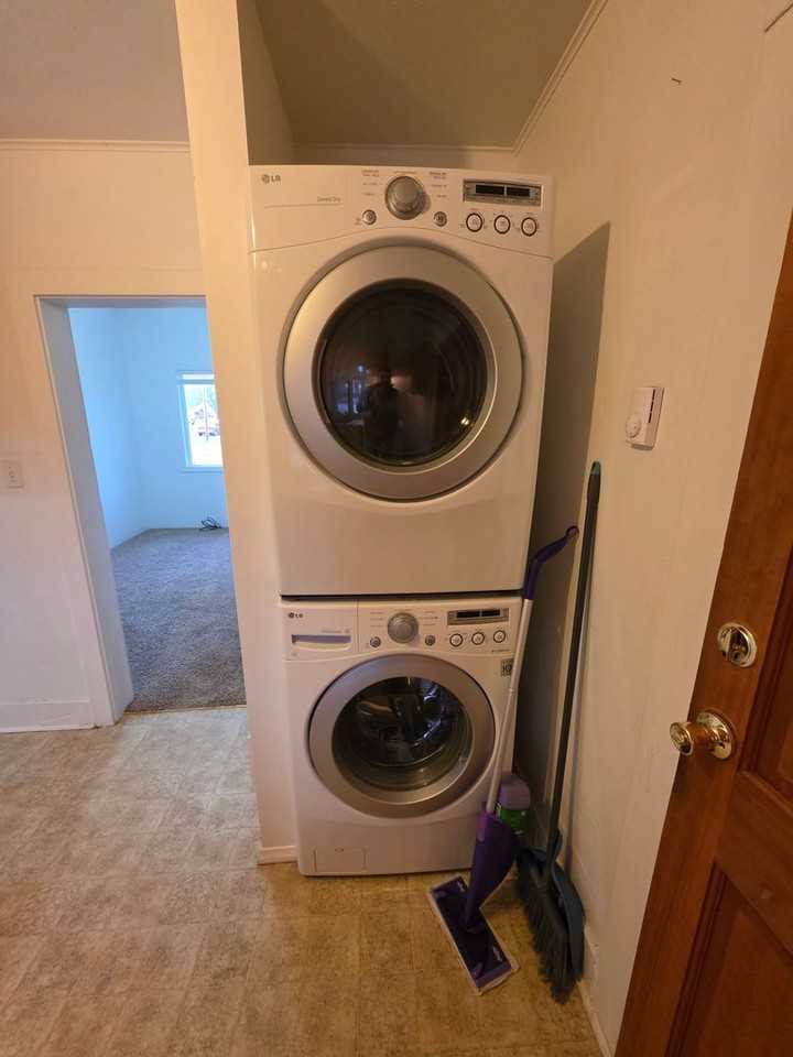 601 601 6th Ave W. - #1 - Photo 3 of 12