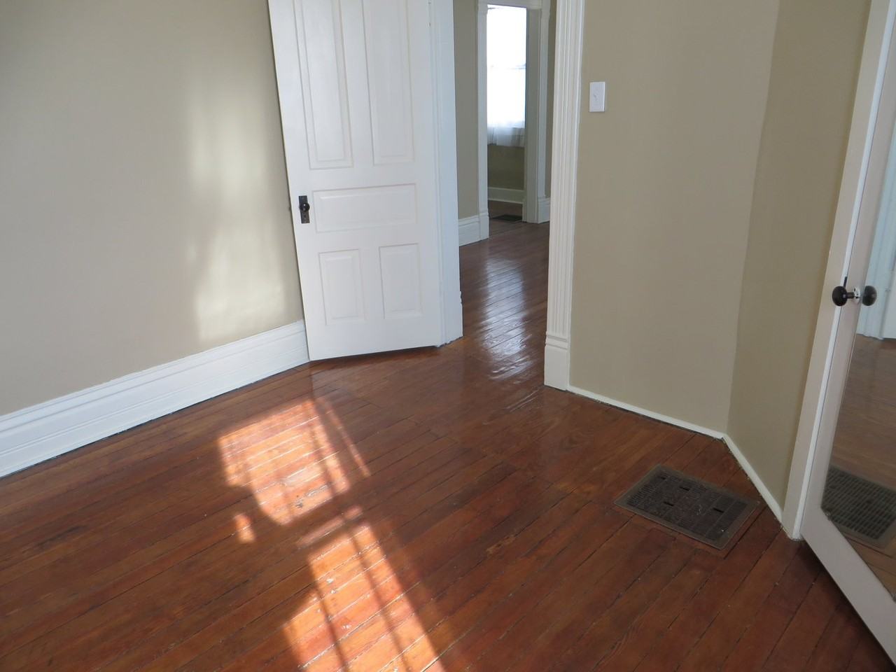 422 W Baker St - Photo 6 of 30