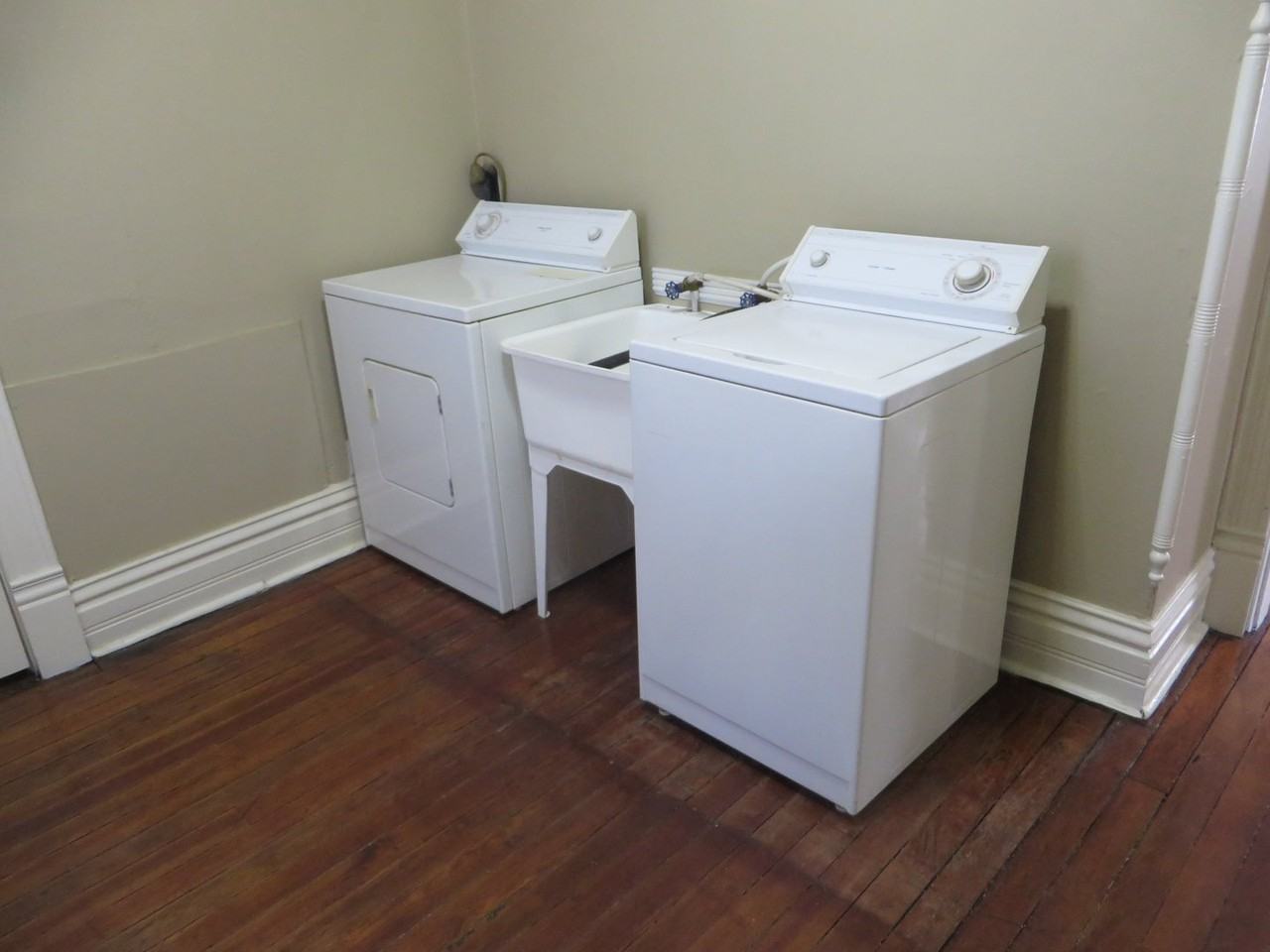 422 W Baker St - Photo 7 of 30