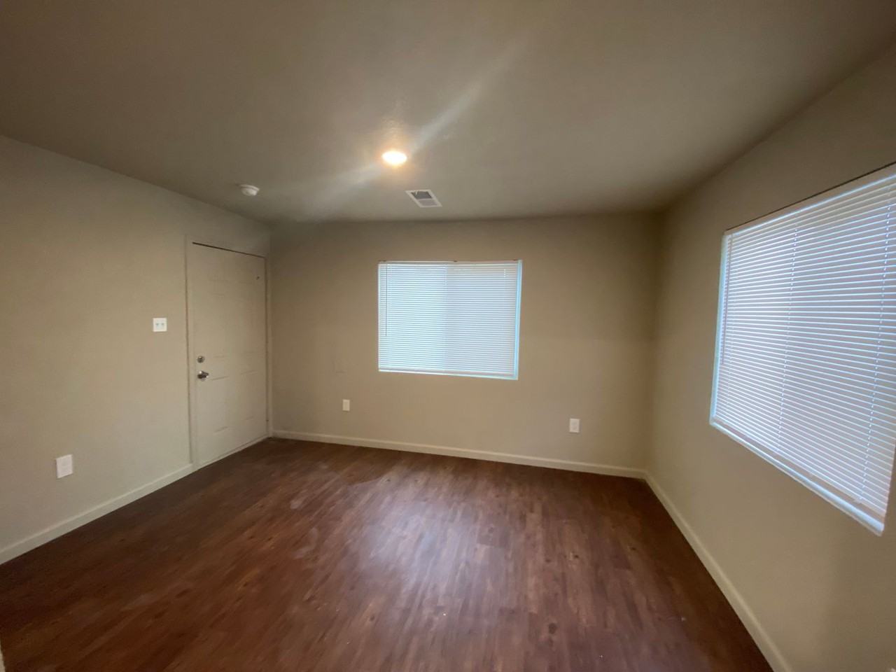 310 7th St - Photo 2 of 8