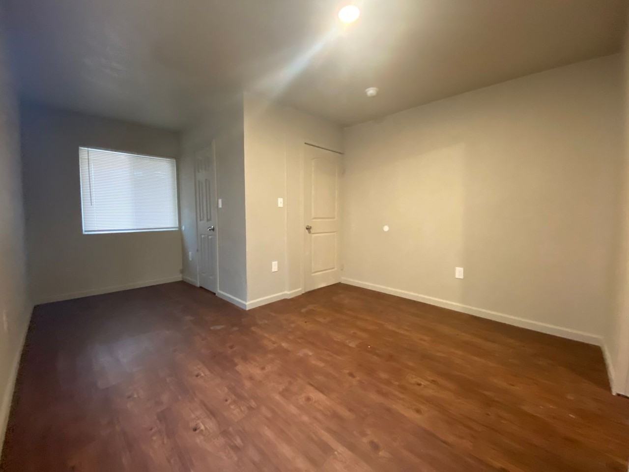 310 7th St - Photo 6 of 8