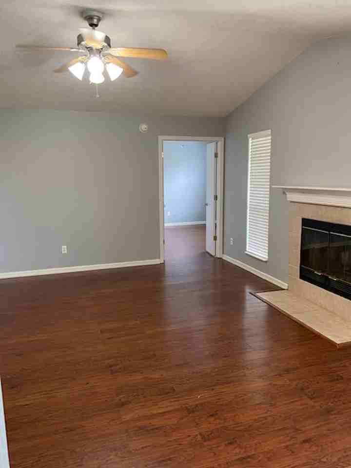 112 Rob Ct - Photo 3 of 20