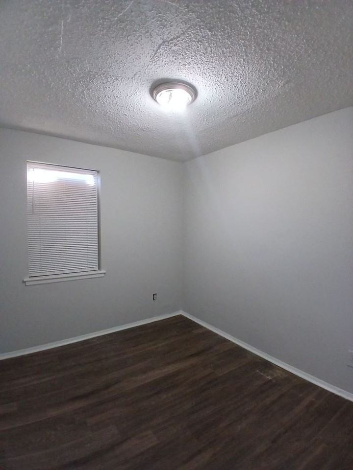 1309 Fairfax St - Photo 5 of 8