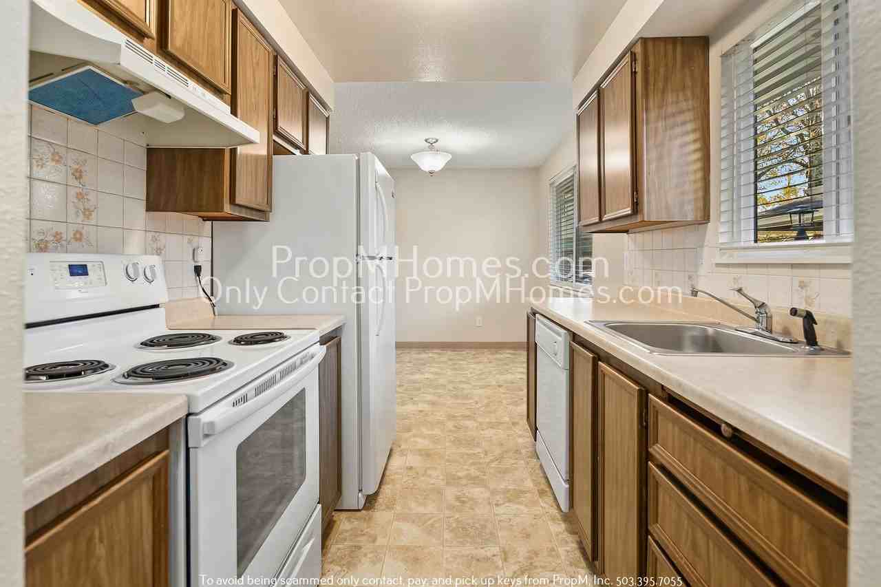 8315 Se Mill St - Photo 7 of 18