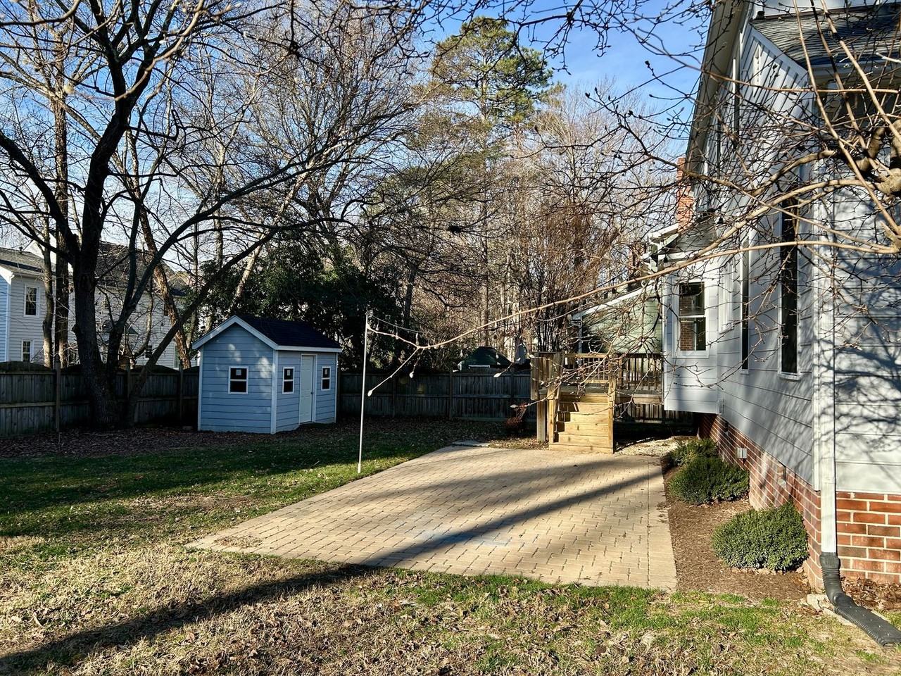 12101 Carmon Ct - Photo 4 of 33