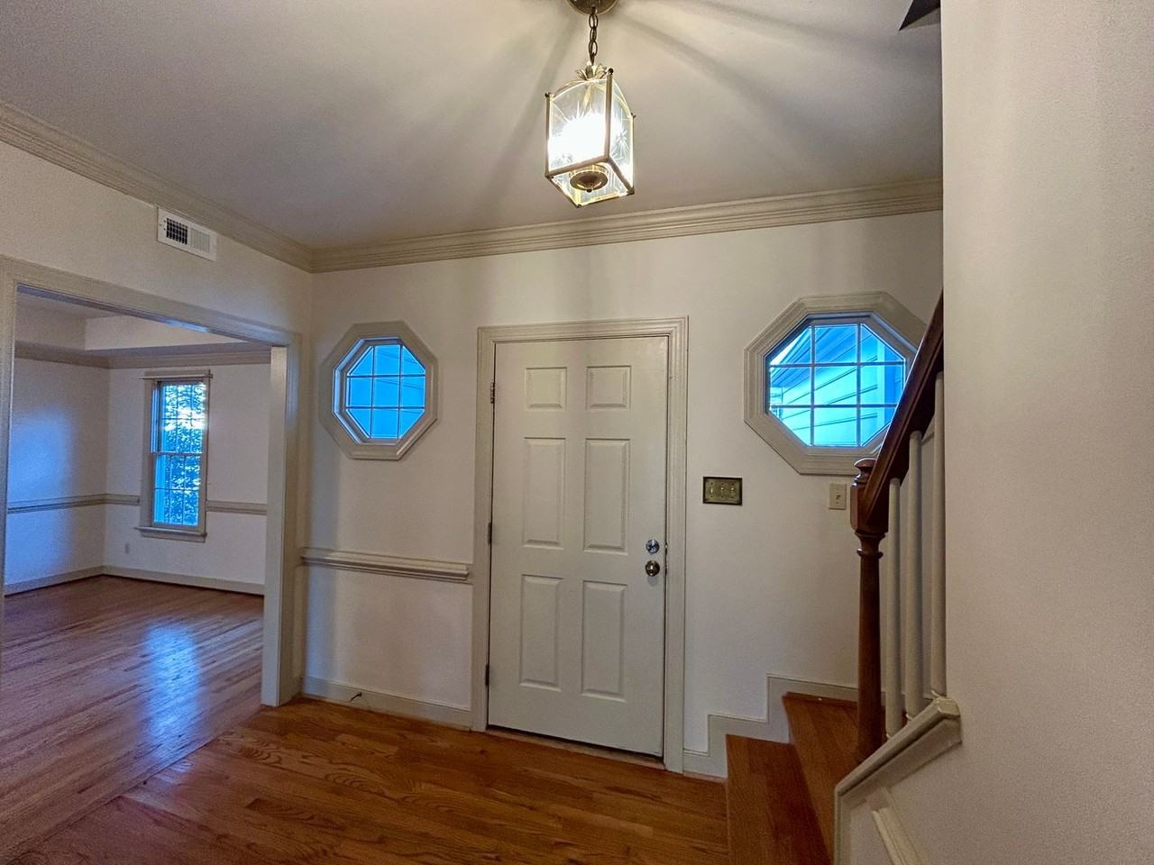 12101 Carmon Ct - Photo 6 of 33