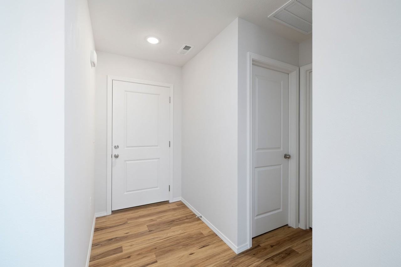 1001 Abbey St - Photo 5 of 22