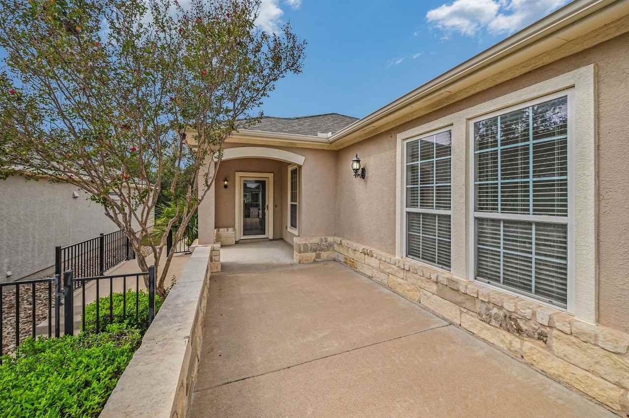 533 Mill Pond Path - Photo 2 of 34