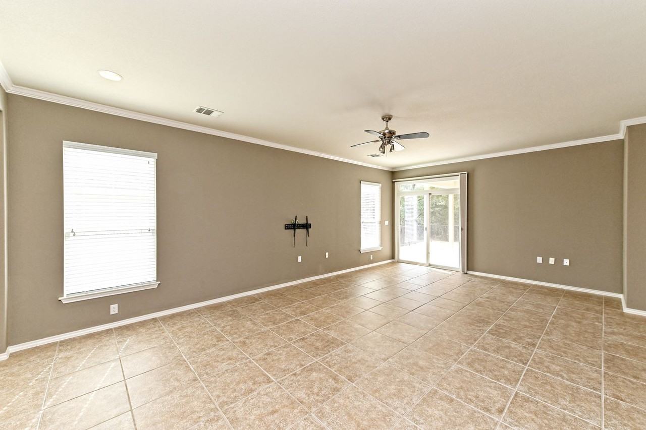 533 Mill Pond Path - Photo 6 of 34