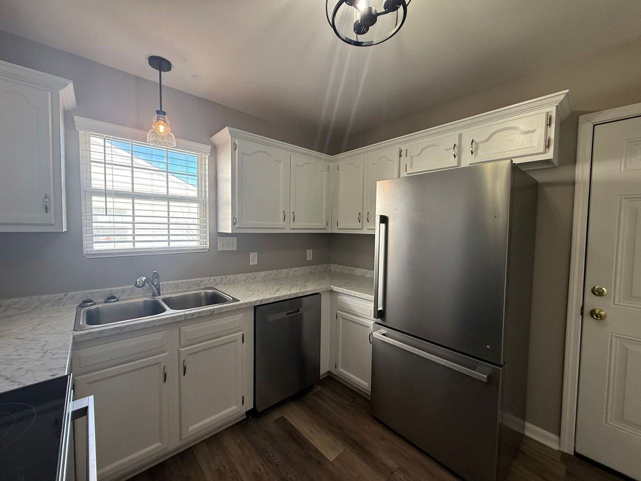 1036 Park Meadow Dr - Photo 7 of 9