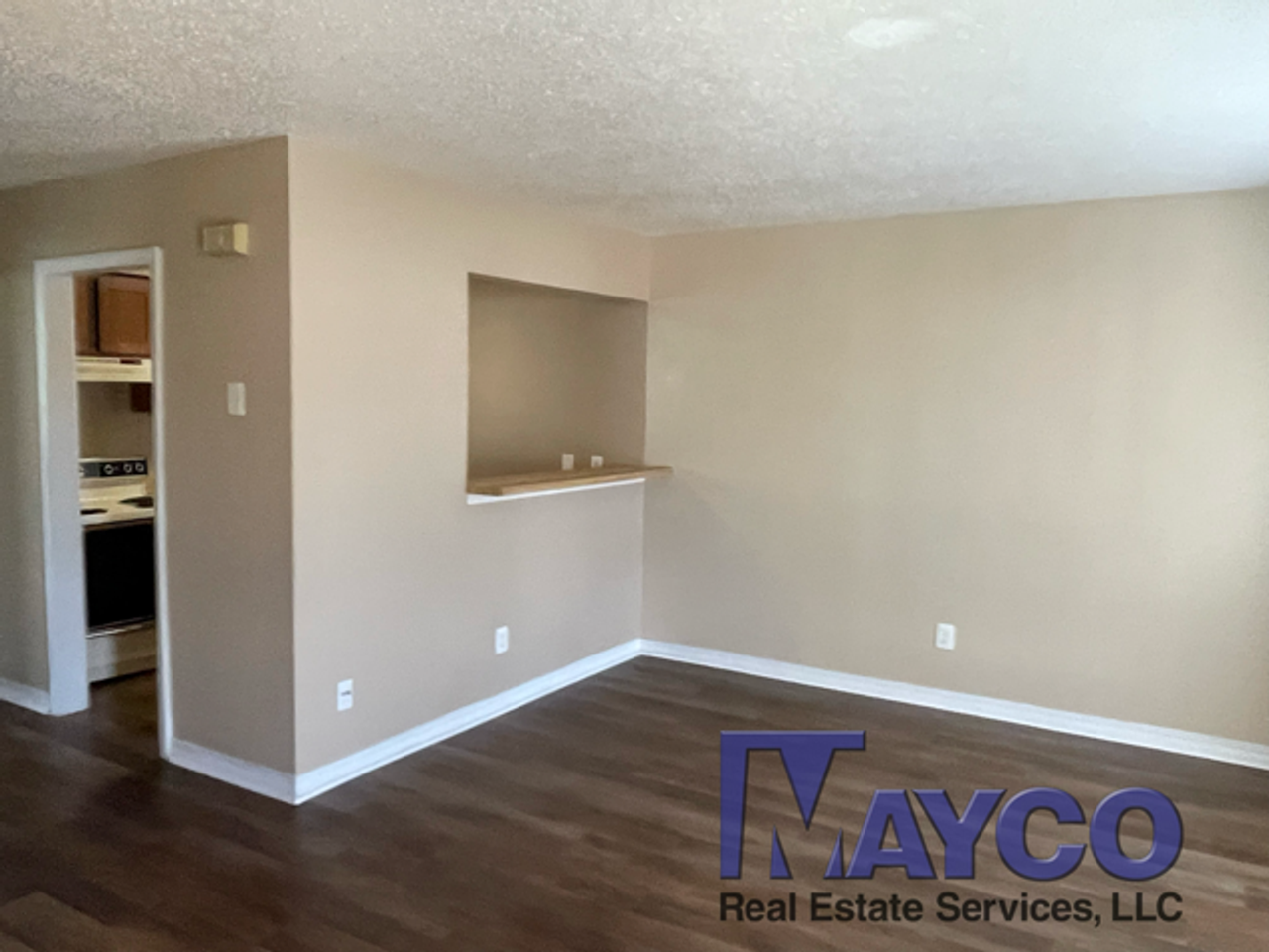 5705 E Texas St - Photo 3 of 9