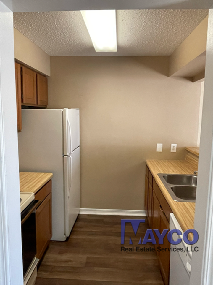 5705 E Texas St - Photo 4 of 9