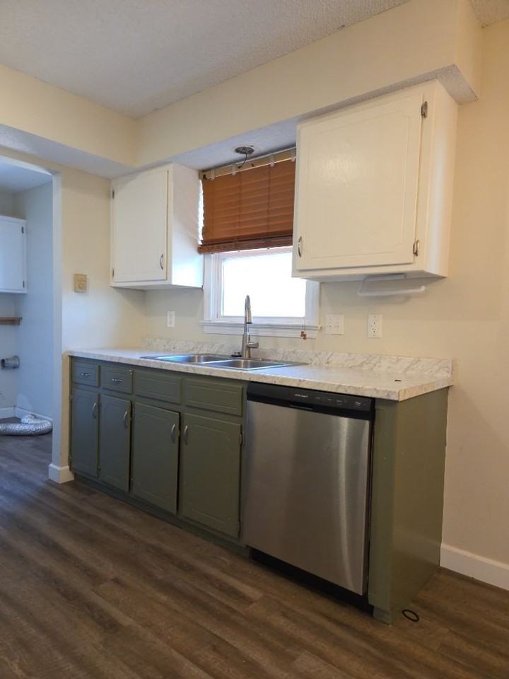 1220 S Martin St - Photo 3 of 15