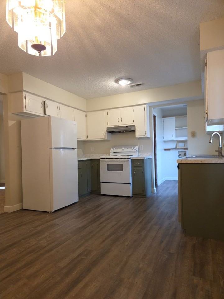 1220 S Martin St - Photo 4 of 15