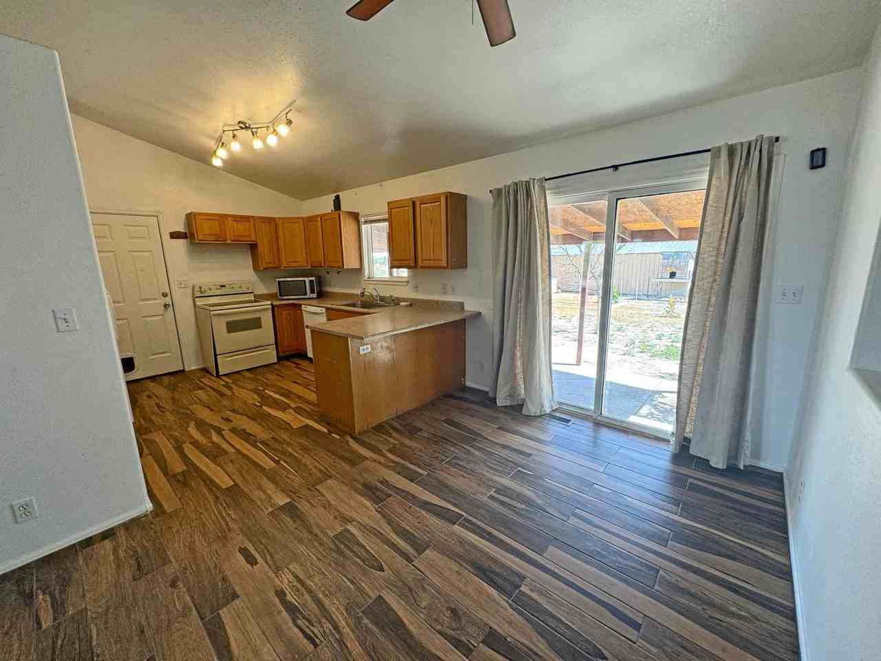 1456 E Gem Dr - Photo 6 of 26