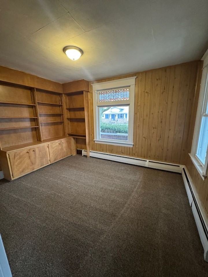 1303 Saint Marys Ave - Photo 5 of 10