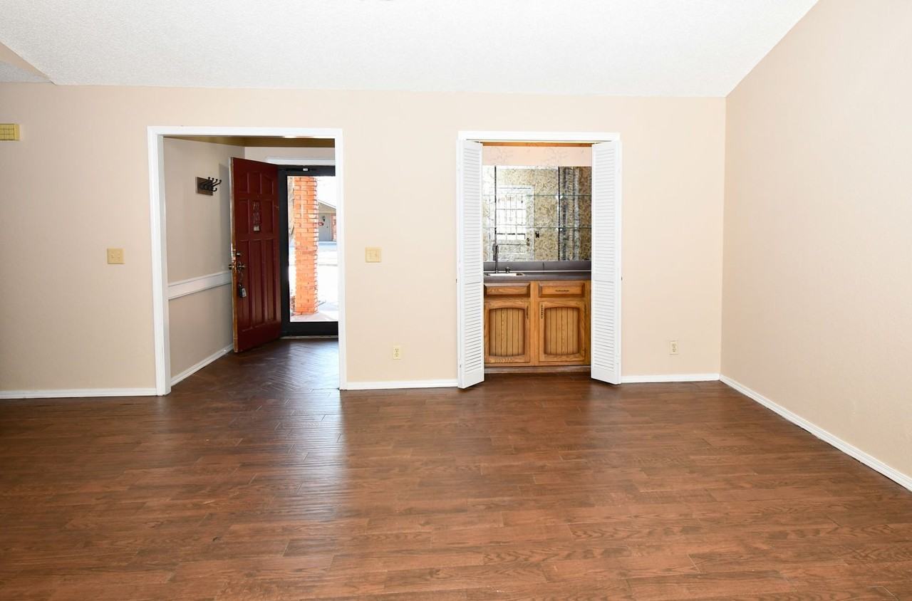 408 W Miami St - Photo 3 of 18