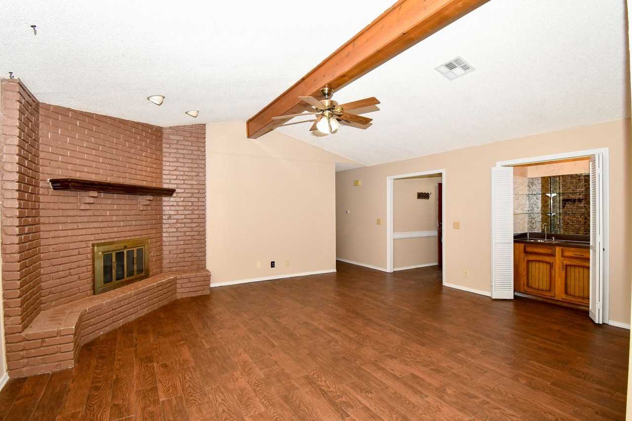 408 W Miami St - Photo 4 of 18