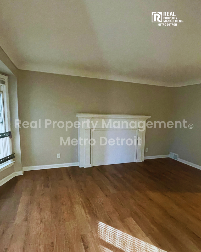 18445 Ardmore St - Photo 3 of 18