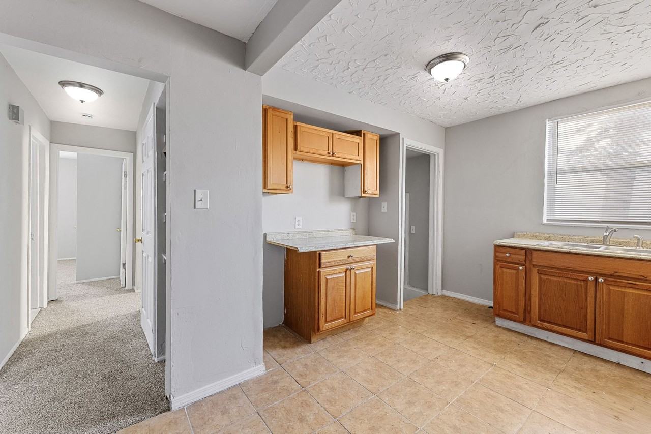 19500 Asbury Park - Photo 6 of 10