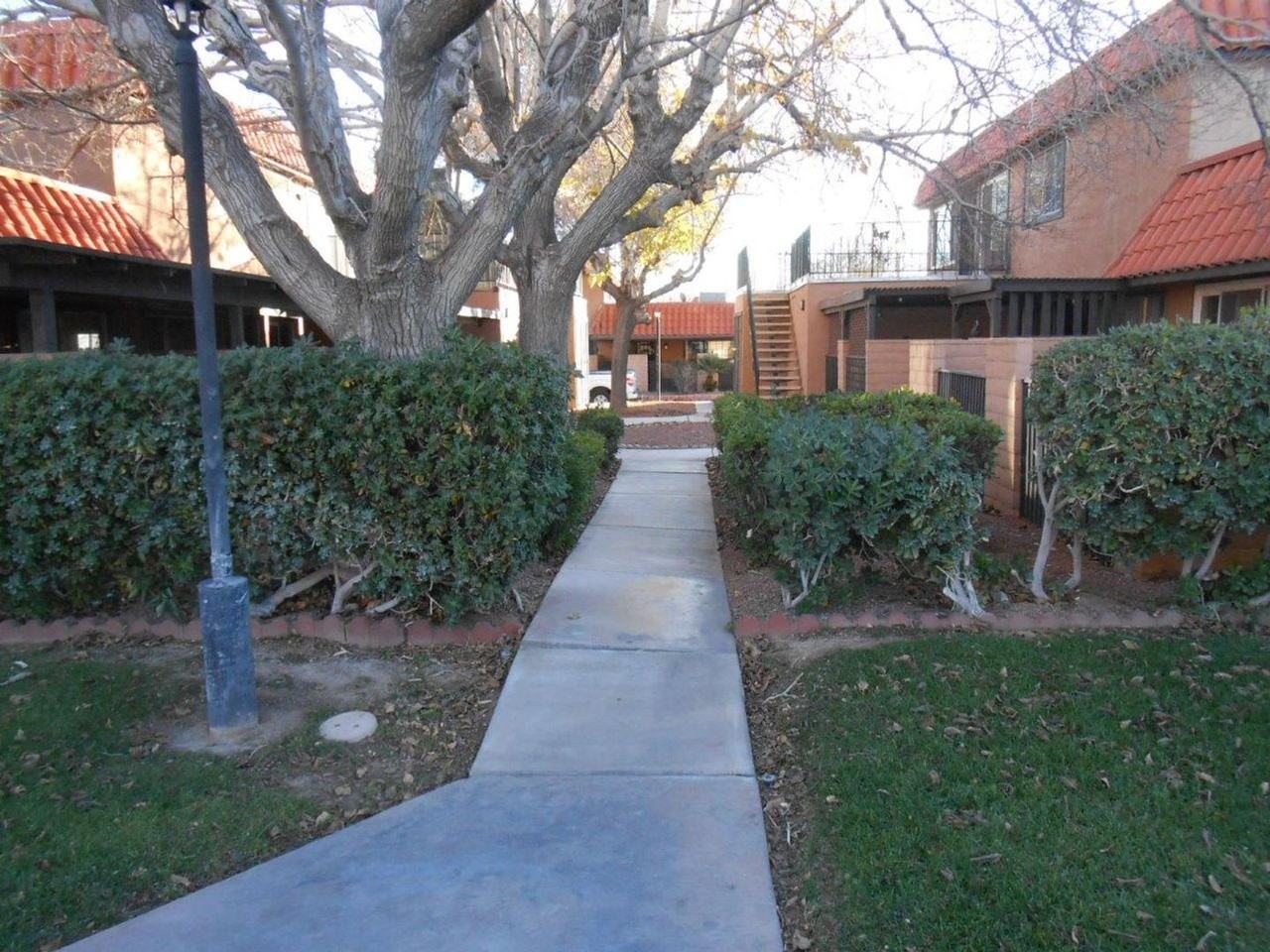 6671 Bubbling Brook Dr #D - Photo 4 of 25